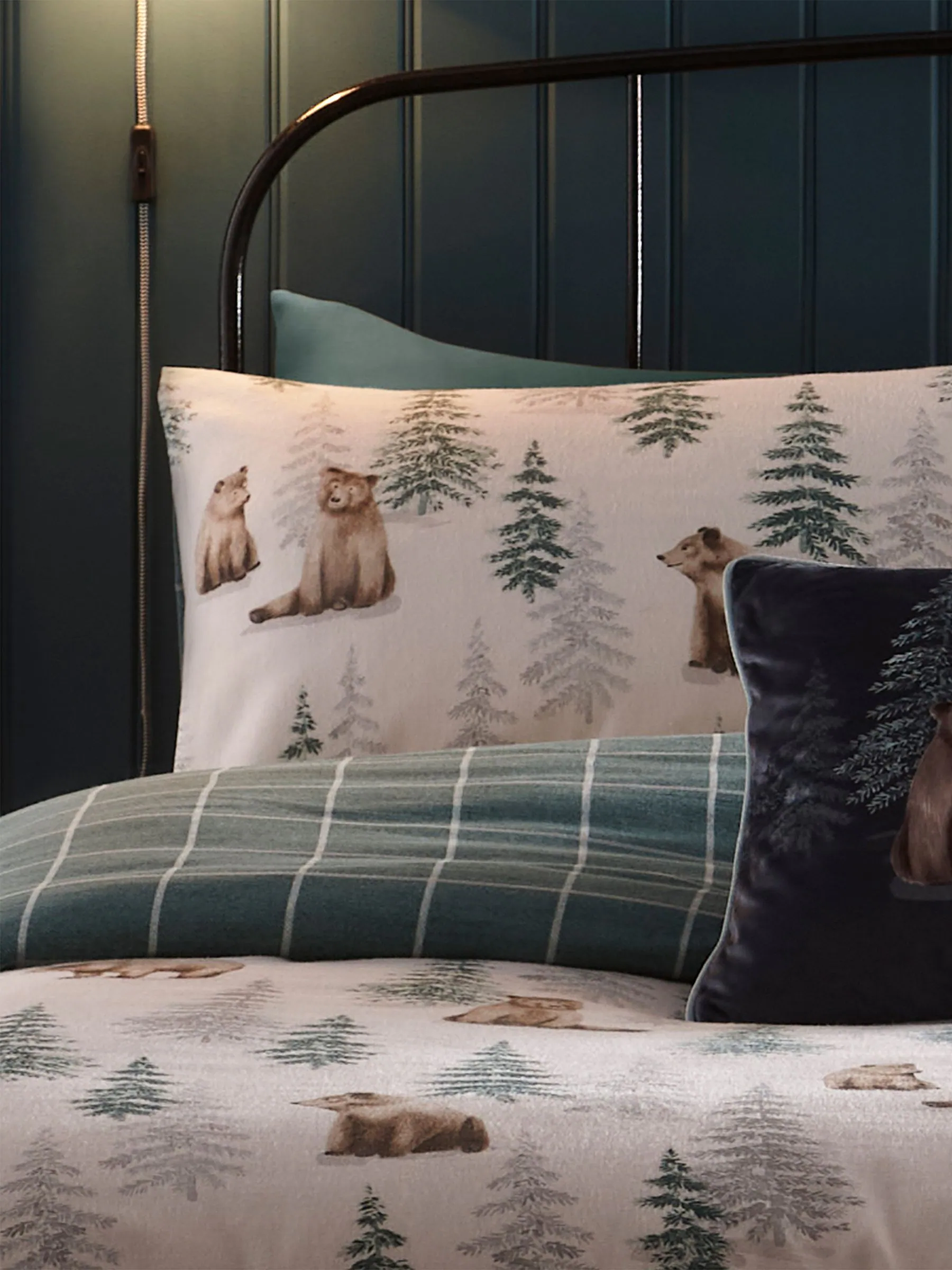Dreams & Drapes Supersoft 100% Brushed Cotton Christmas Bear Duvet Cover Set