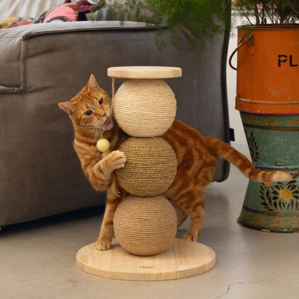Designed by Lotte Krabbollen Hout Elio