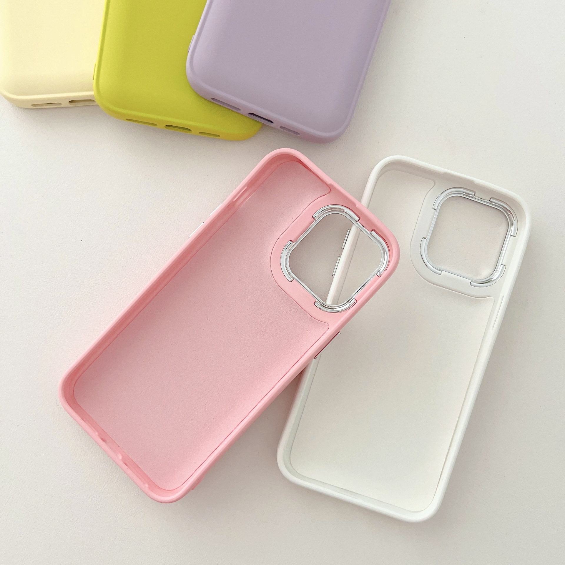 iPhone 15 Gepolsterte Gummi Case Hülle - Hellblau