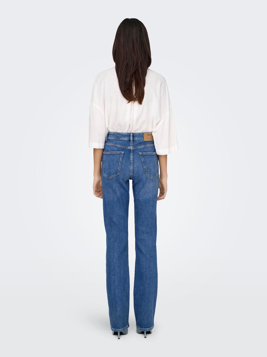 ONLEVERLY Mittlere Taille Ausgestellt Jeans Medium Blue Denim