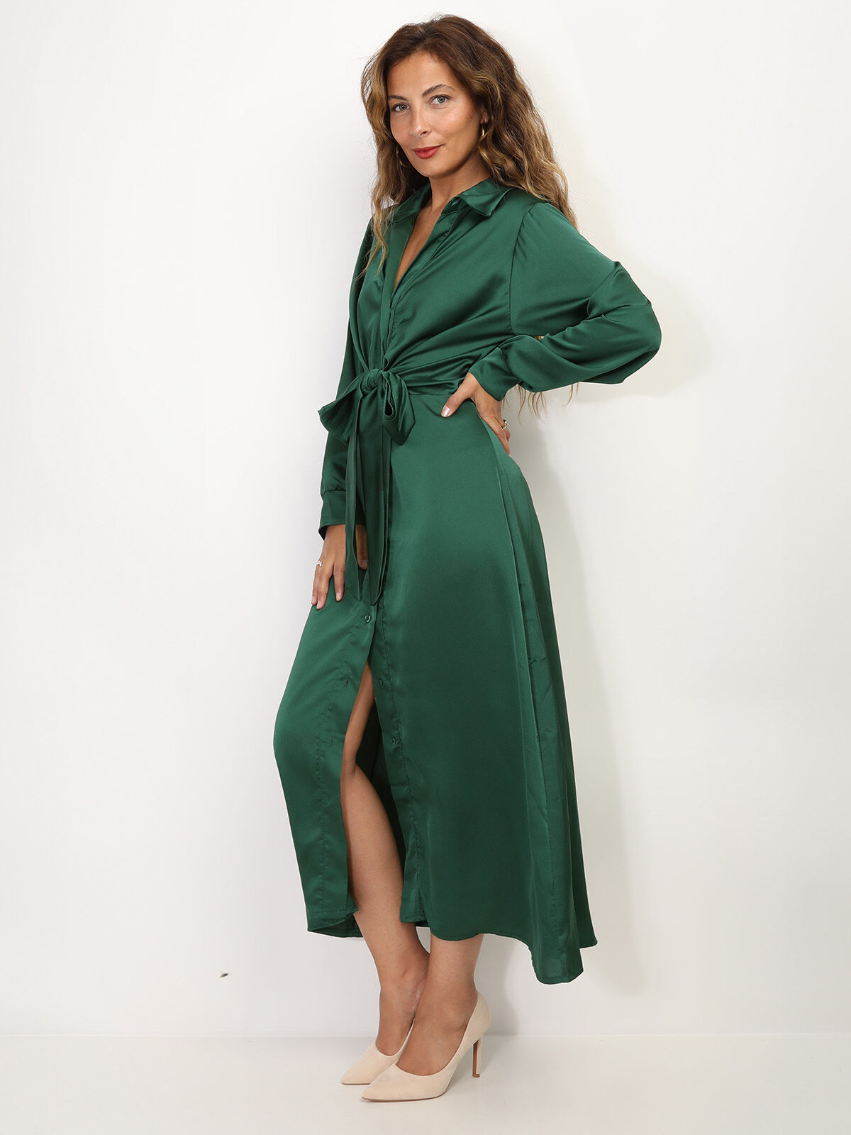 Robe chemise longue et satinée à nouer- Vert foncé