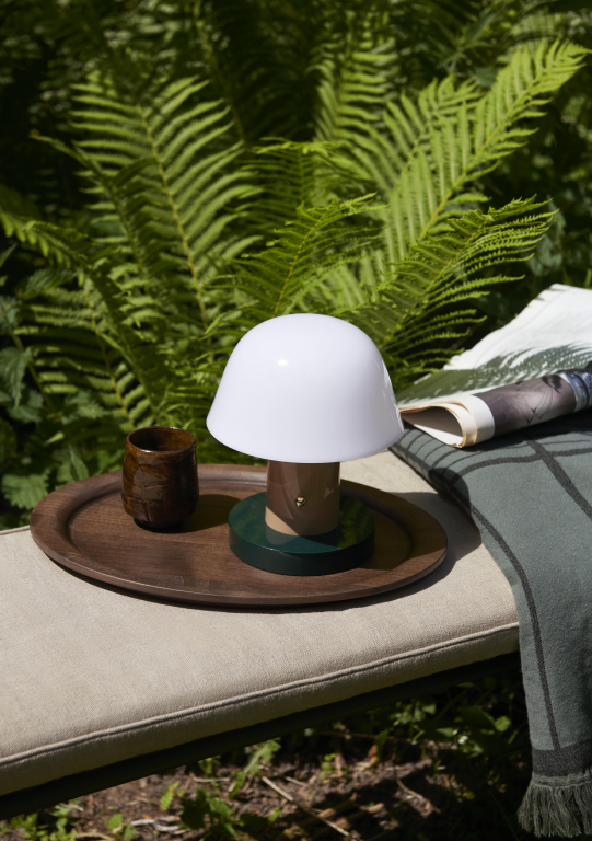 &tradition Setago JH27 tafellamp LED oplaadbaar Nude & Forest