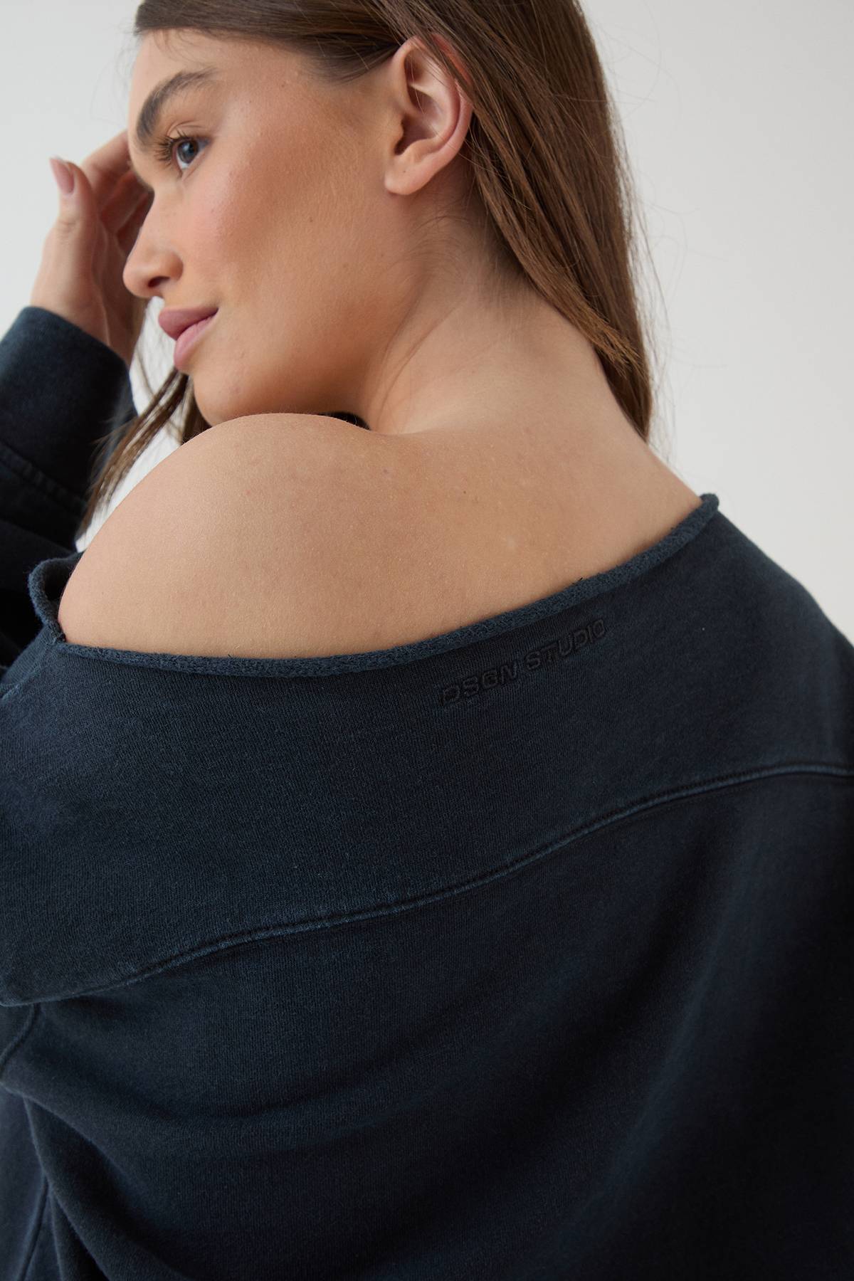 Sweat-shirt Oversized Délavé Épaules Dénudées En Molleton Épais Dsgn Studio