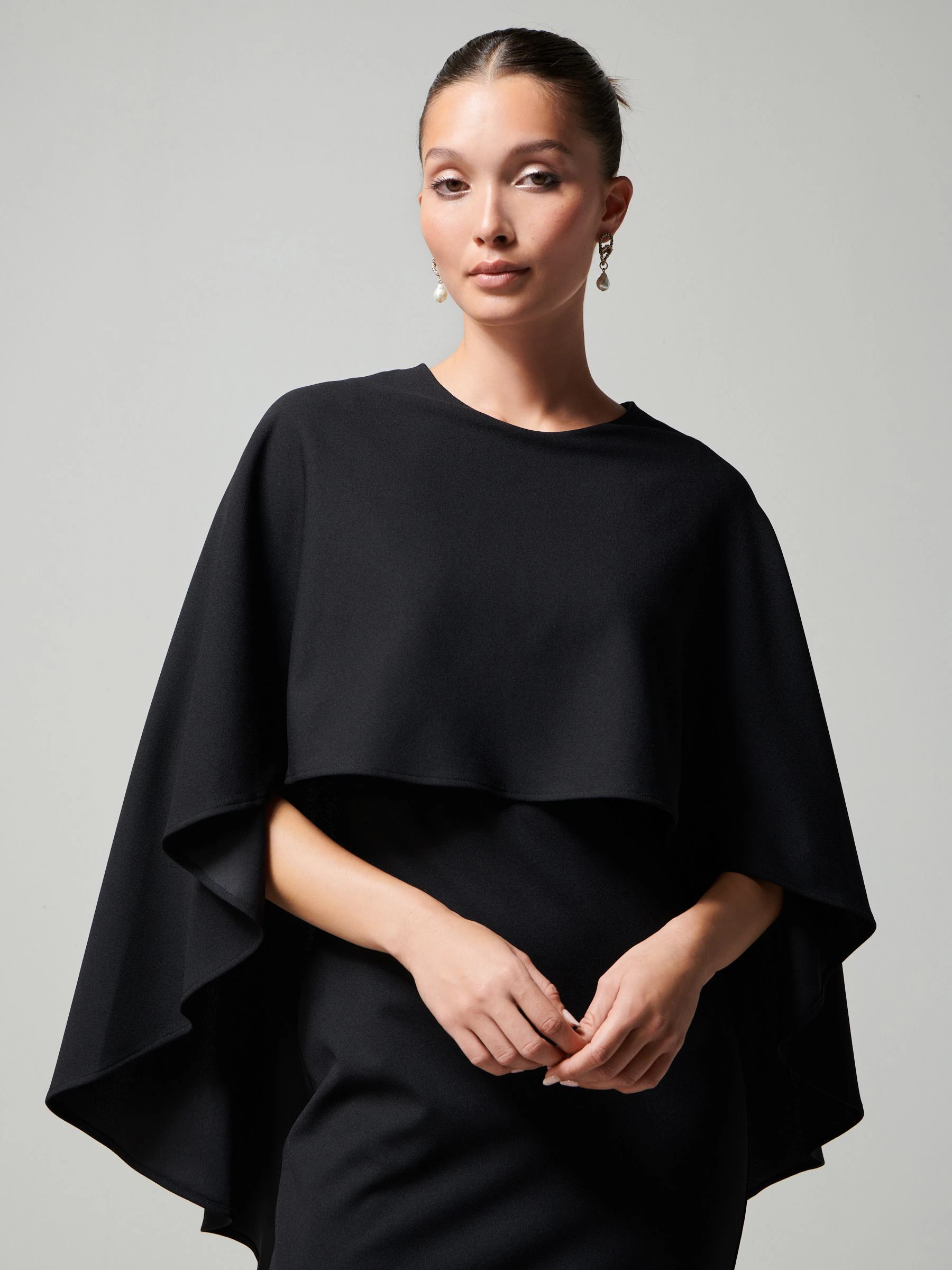 Zwart - Lange jurk met cape