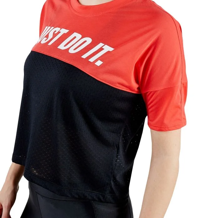 Nike Dame T-shirts Tailwind Top SS SD