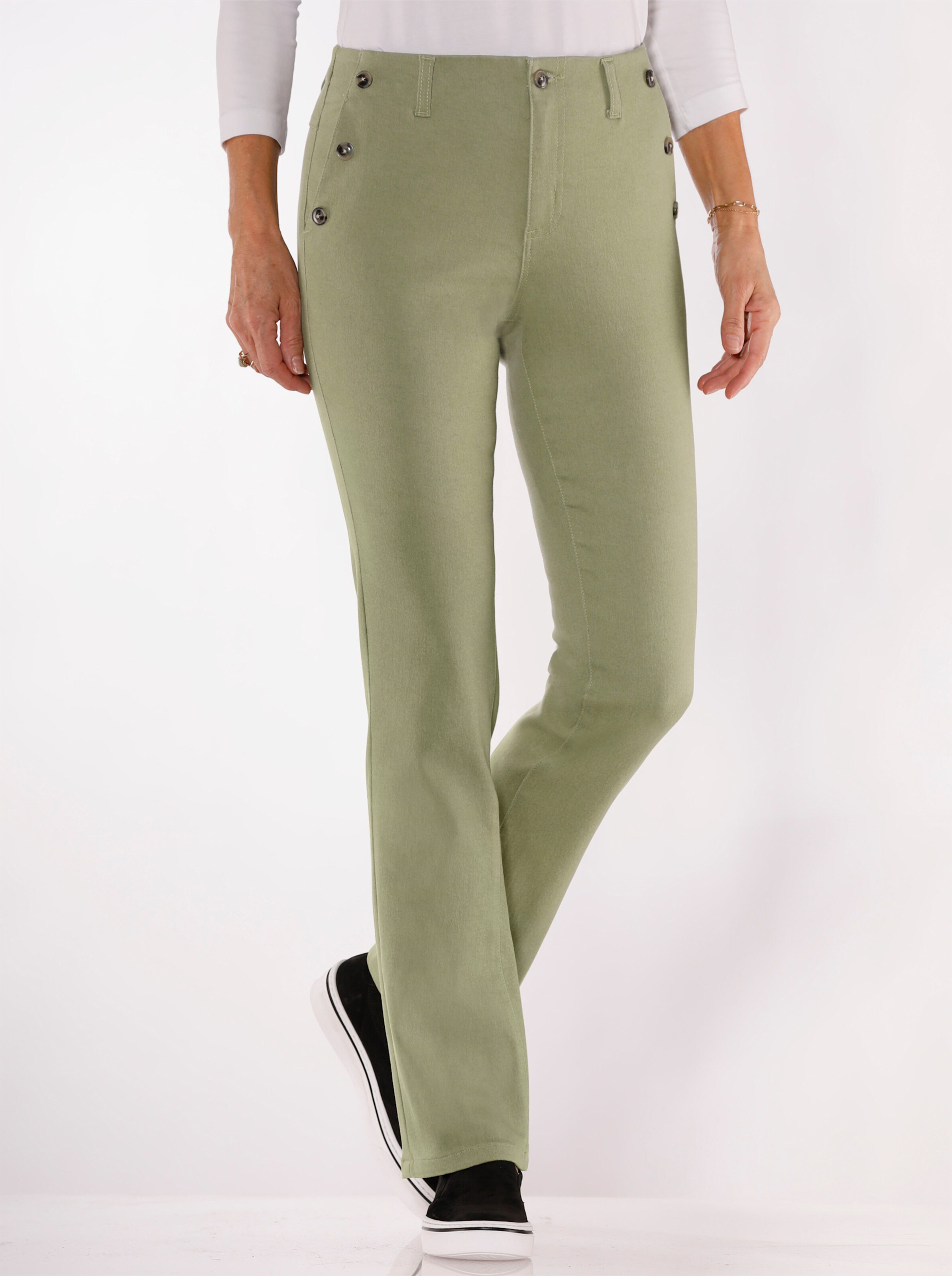 Jeans mit Zierknöpfen