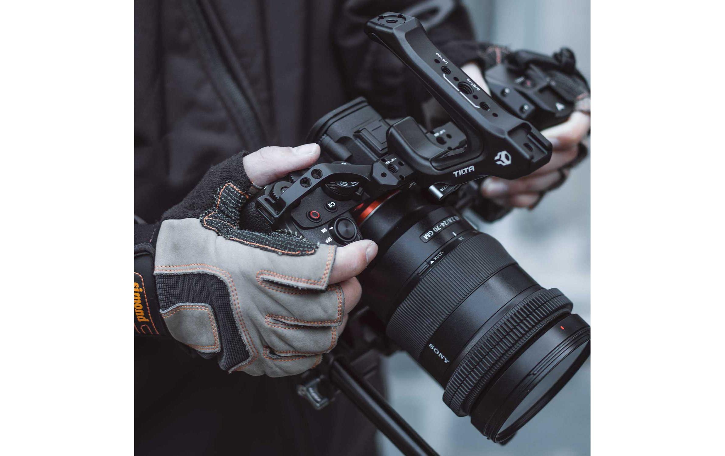 Pro Kit für Sony a7 IV<br>Bietet eine Schutzhülle für die Sony a7 IV, a1, a7S III, a7R IV, a7R V, a7 III, aR III und A9 und verbessert die Funktionalität der Kamera
