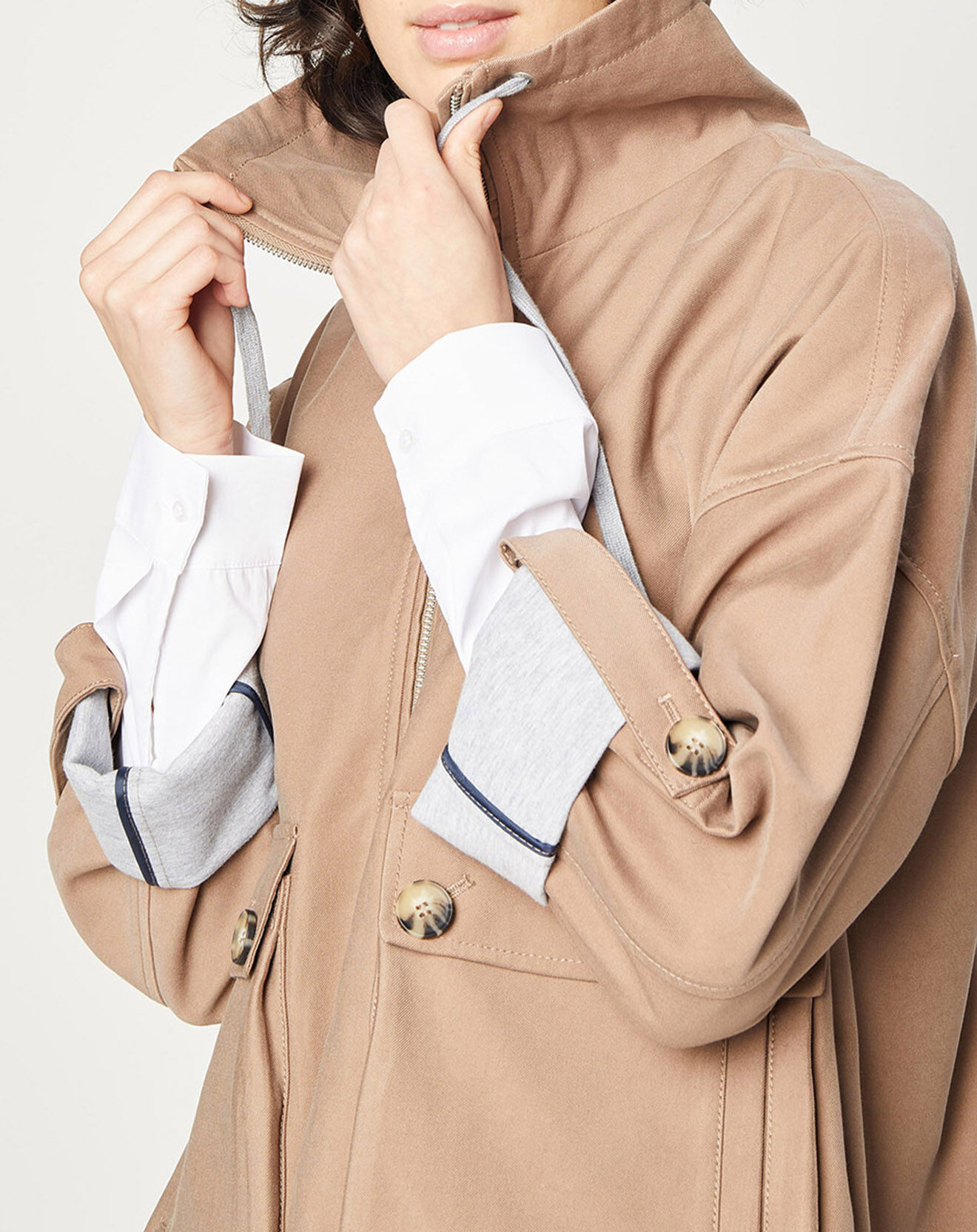 Esprit Blouson zippé à grande poche beige foncé
