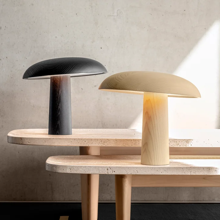 ClassiCon - Forma LED Tischleuchte, Nussbaum klar lackiert