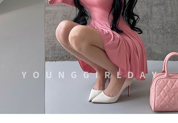 RainGirl - Lange mouwen, hoge hals, effen mini-A-lijn jurk