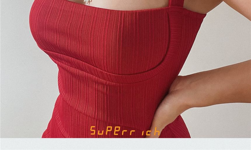 SisLinda - Off Shoulder Effen Midi Schedejurk