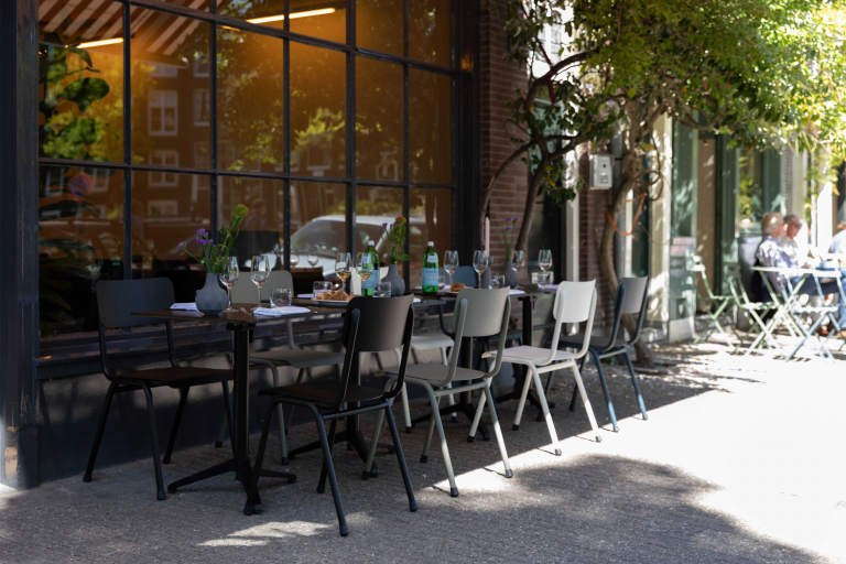 Zuiver Back to school tuinstoel zwart