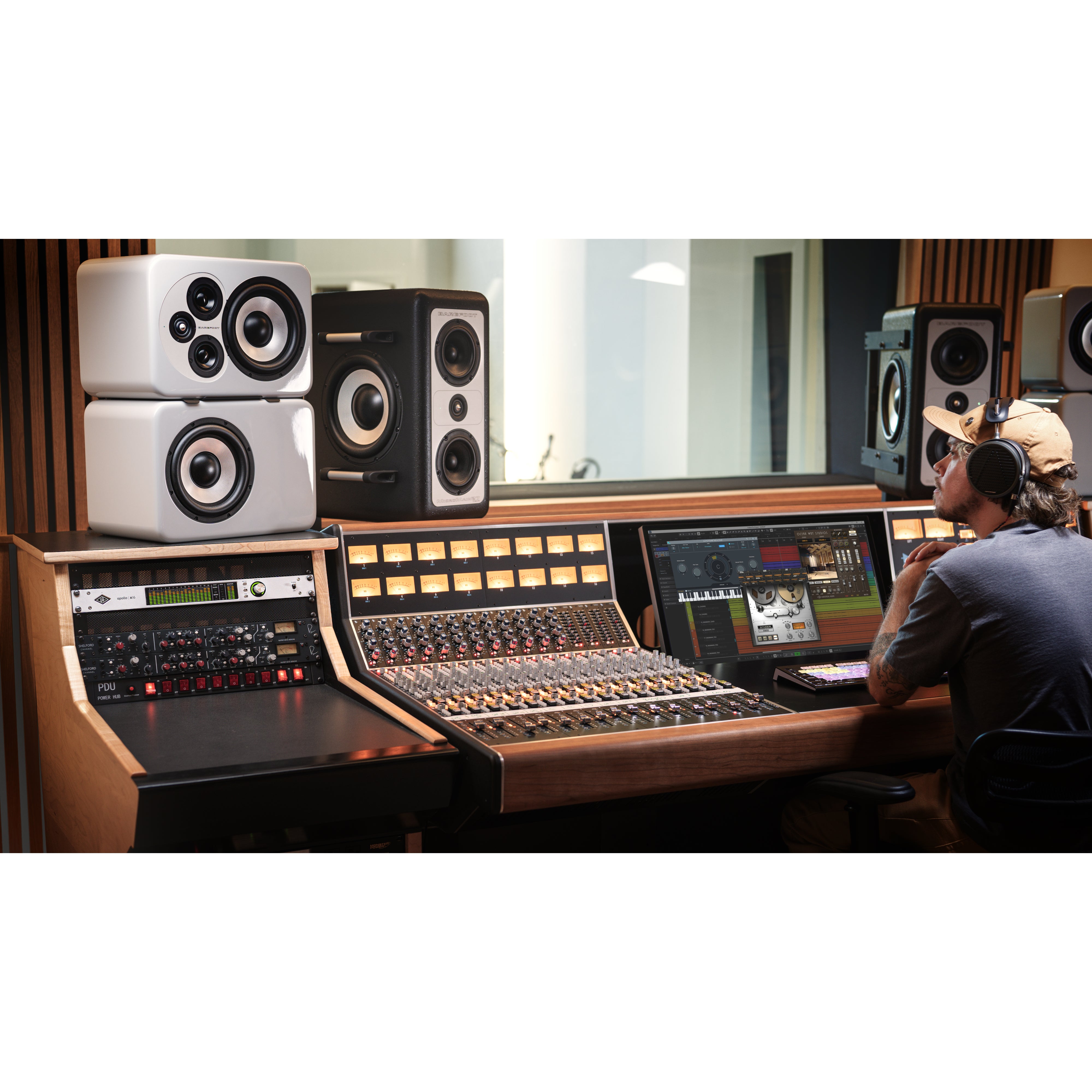 Universal Audio Apollo x16 Gen 2 Essentials+ Edition