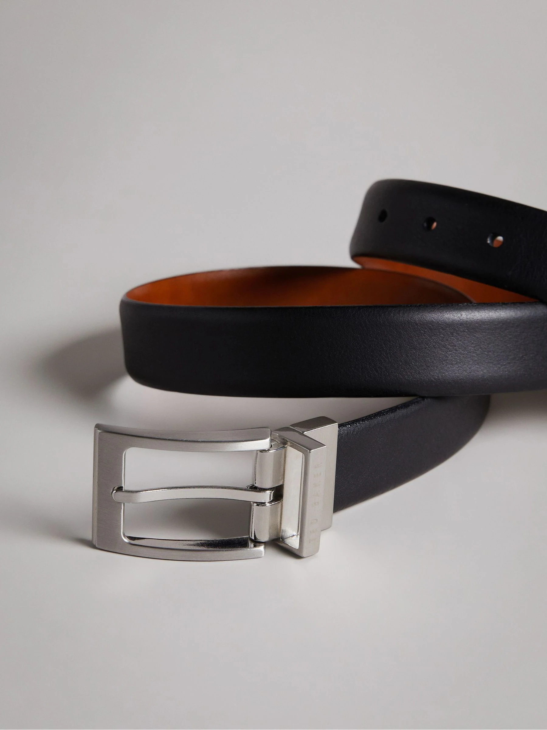 Zwart - Ted Baker omkeerbare leren Karmer riem