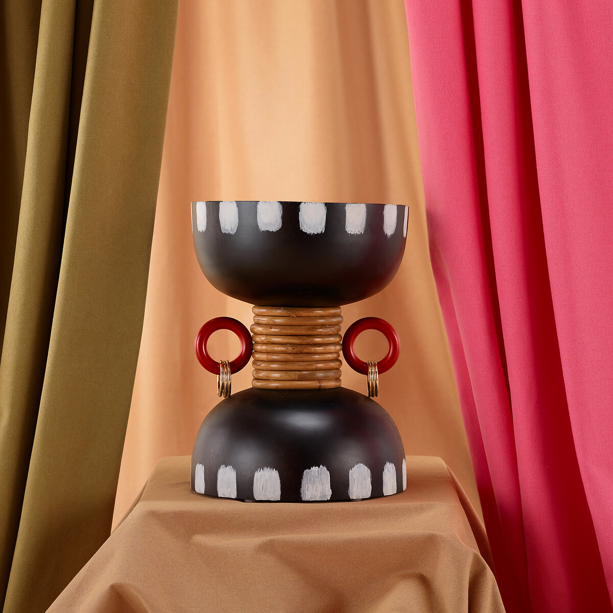 MAMA SHELTER X LA REDOUTE INTERIEURS<br>Mesa lateral em suar e rattan, Toumtamtoum-Toum