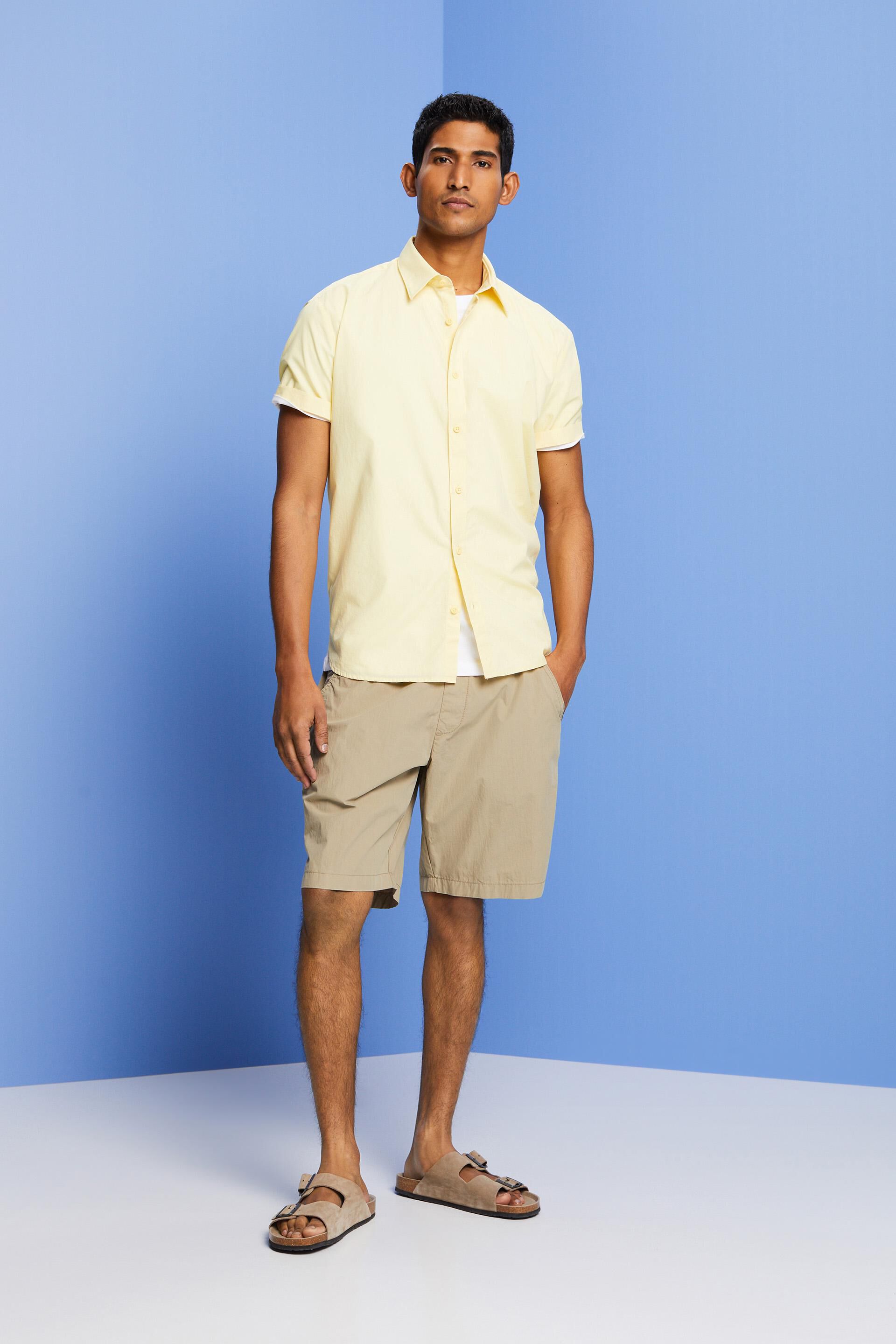 Chemise à manches courtes et col boutonné