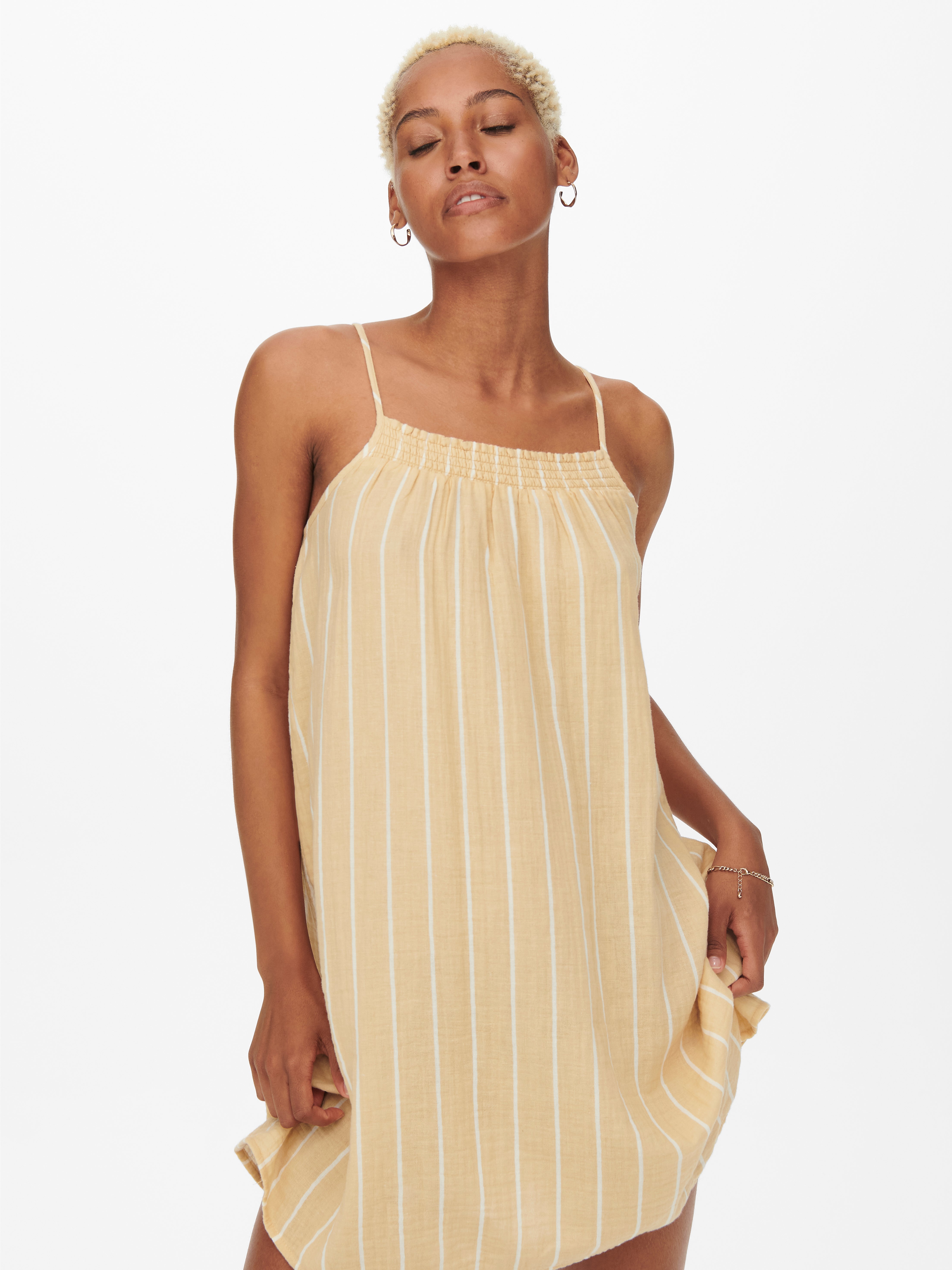 ONLLOU Kurzes Kleid Rutabaga