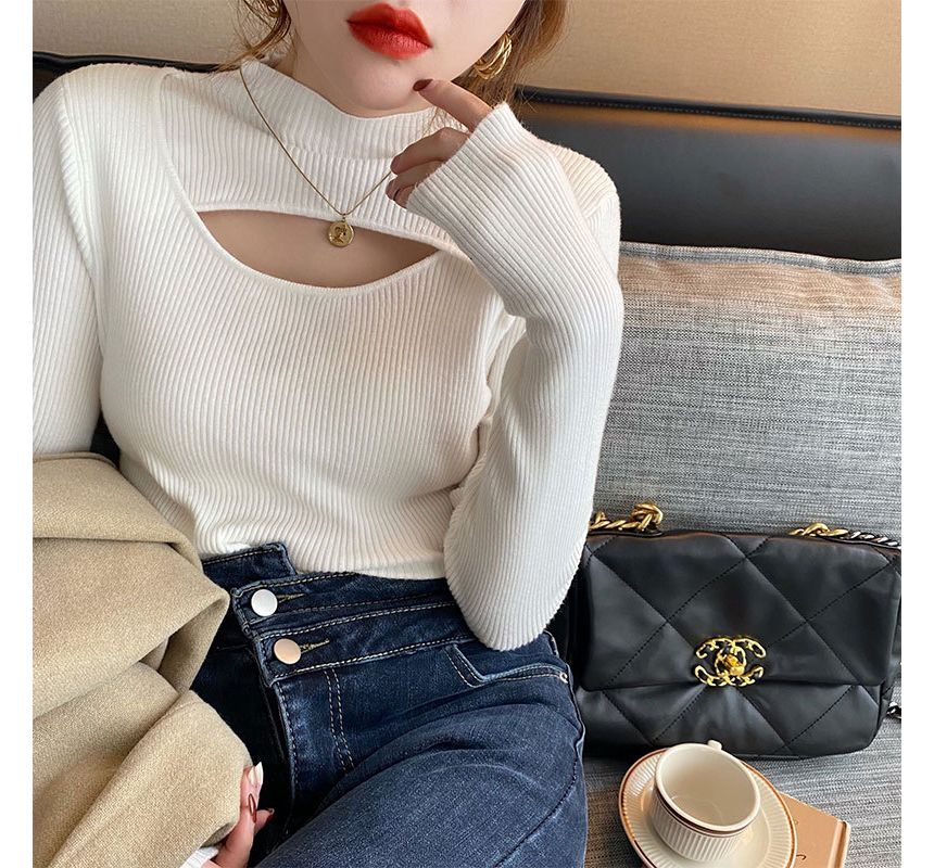 Onipixiy - Lange mouwen, mock-neck, uitgesneden effen gebreide top