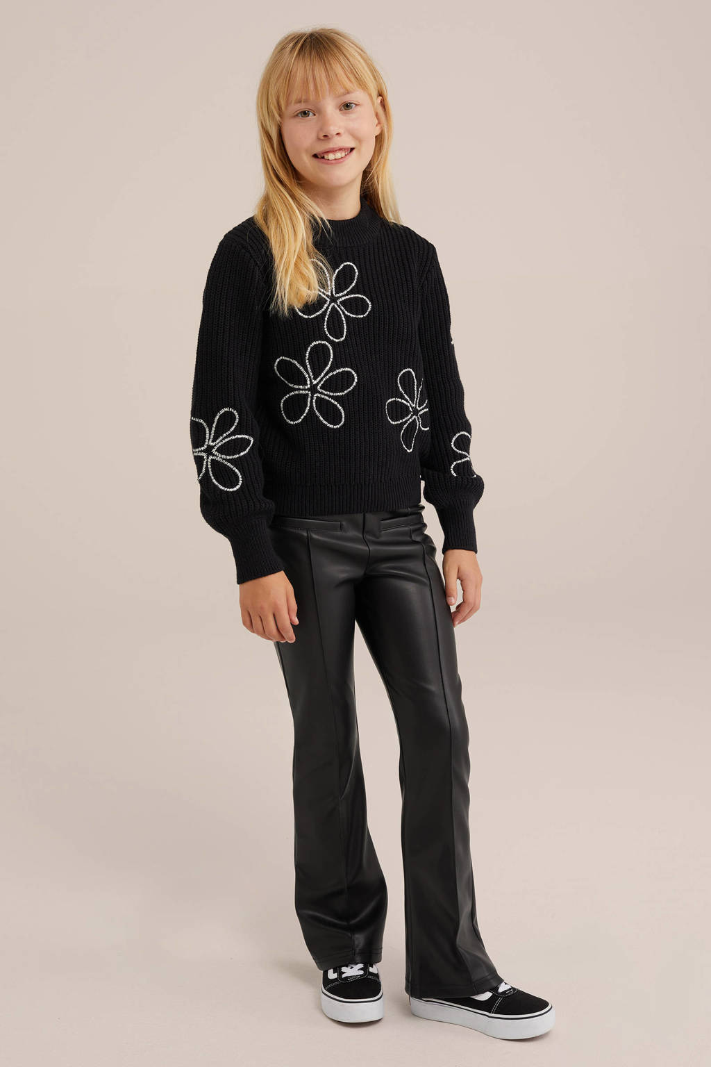 WE Fashion imitatieleren broek zwart