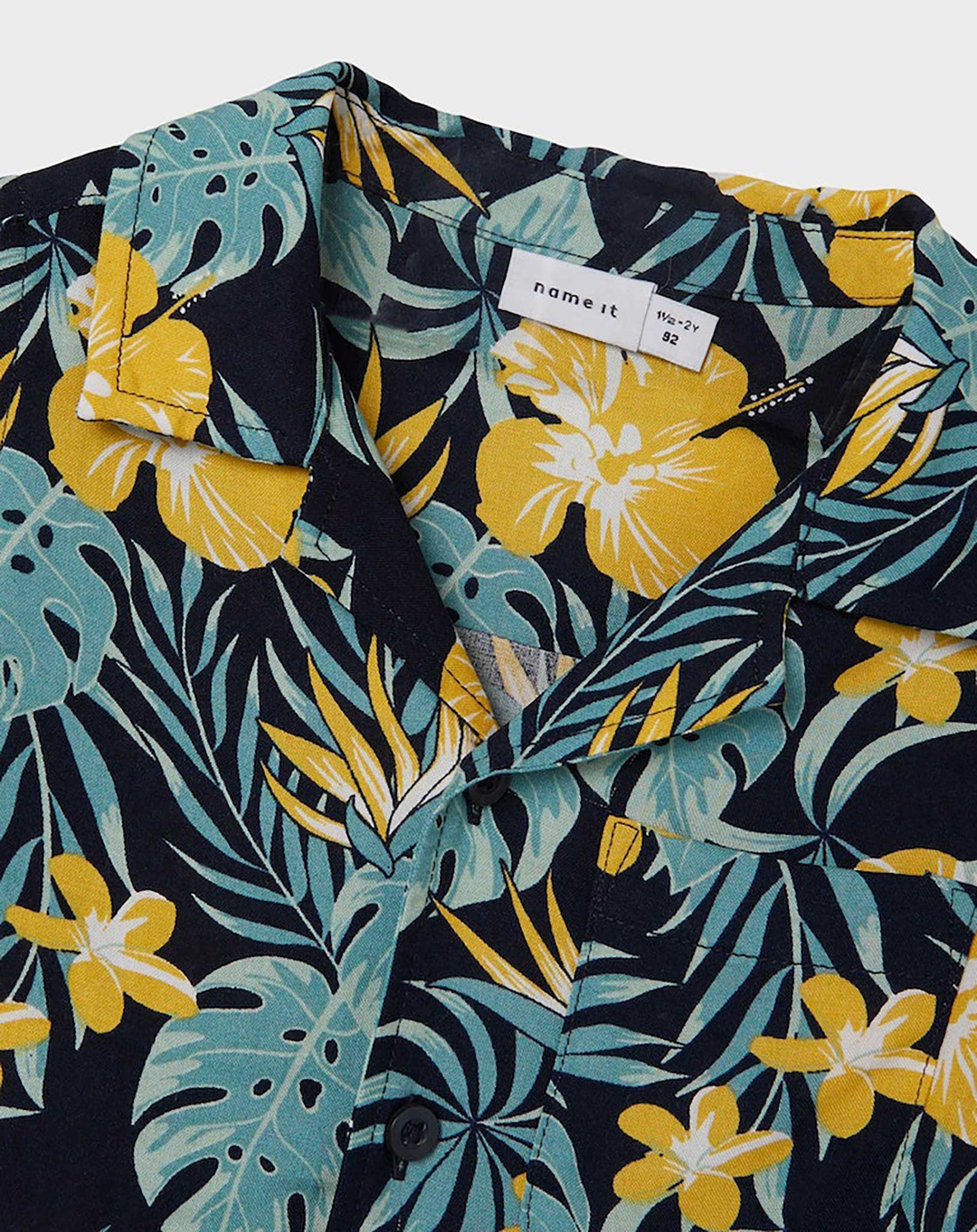 Kurzarm-Hemd NMMFERANE MONSTERA in dark sapphire