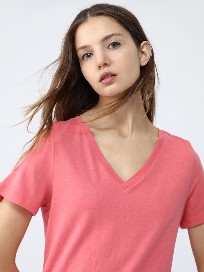 Pacote com 4 camisetas de gola V sortidas - Salmão