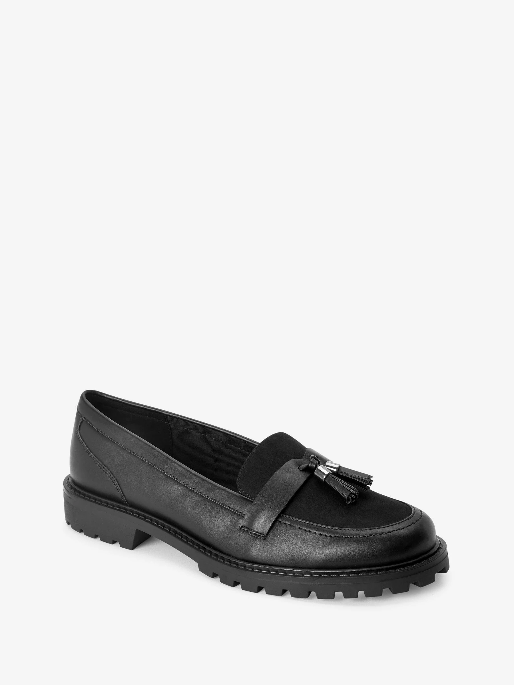Zwart - Loafers met dikke zool met profiel en kwastjes
