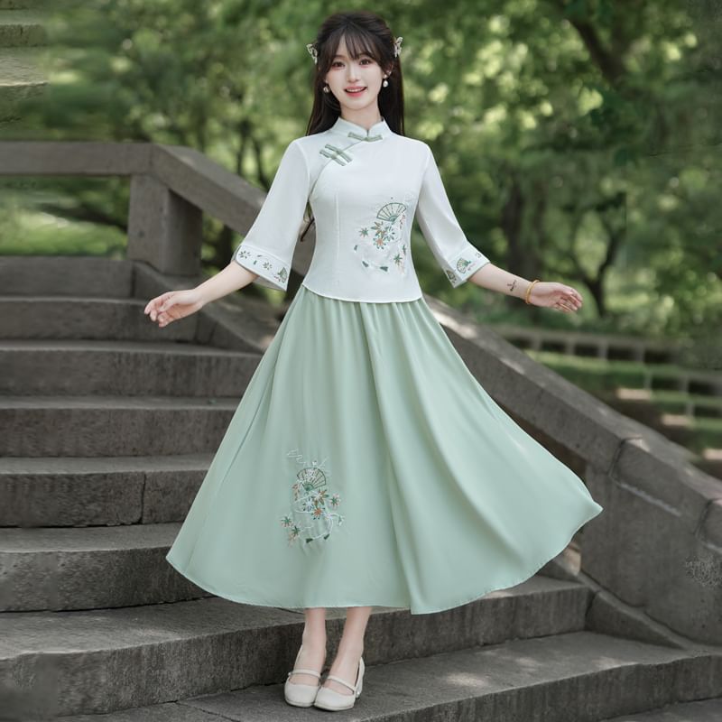 Fioridi - Hanfu-top met elleboogmouwen, geborduurde kikker en knopen / Midi-A-lijn rok met hoge taille