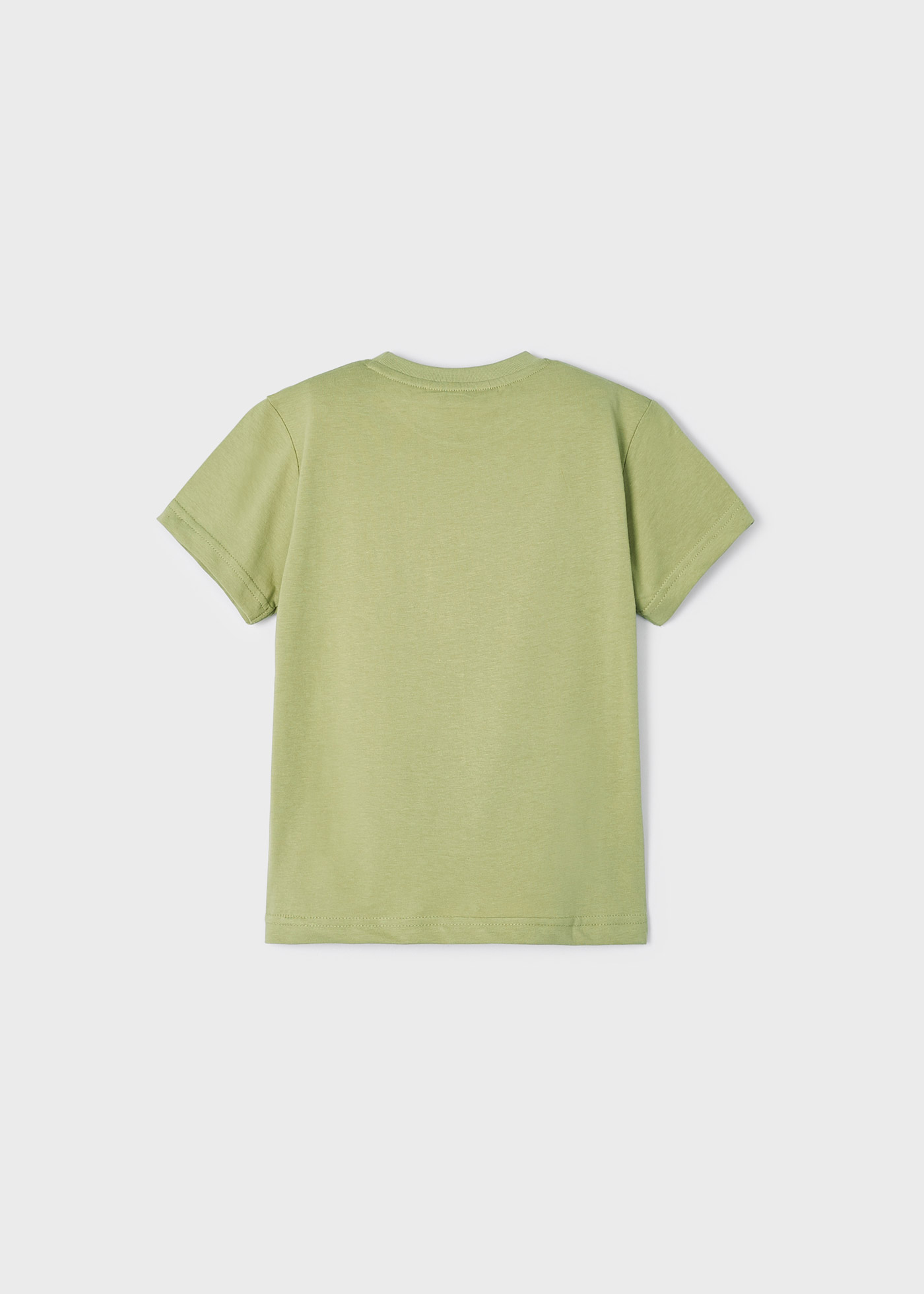 Camiseta infantil com estampa interativa, feita de algodão sustentável.