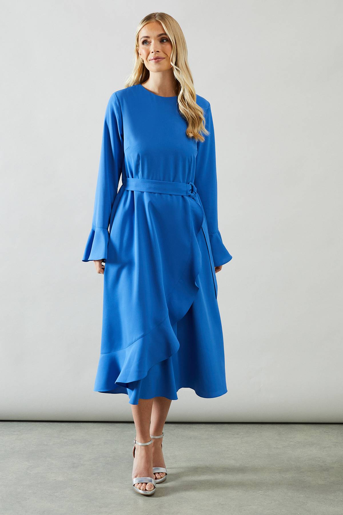 Wallis Robe Midi Ceinturée à Volants Devant Petite
