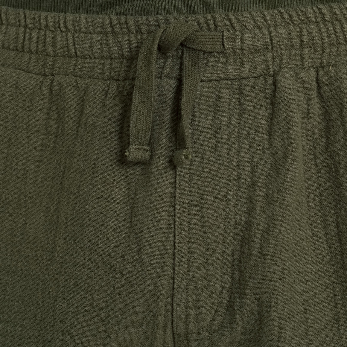 Jonas Nielsen Herren Musselin-Shorts mit Elastikbund oliv
