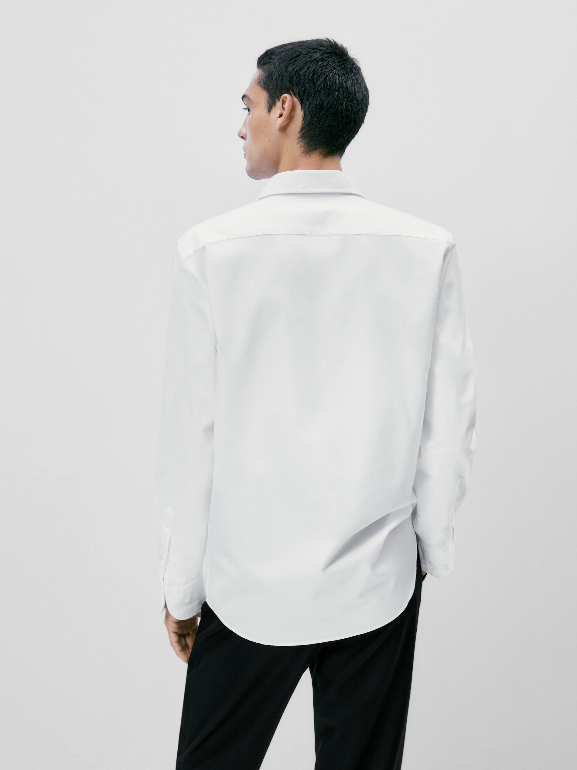Camisa texturizada com estampa micro-xadrez e modelagem regular - BRANCA