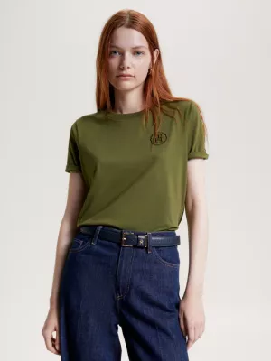 Camiseta moderna com bordado de monograma TH