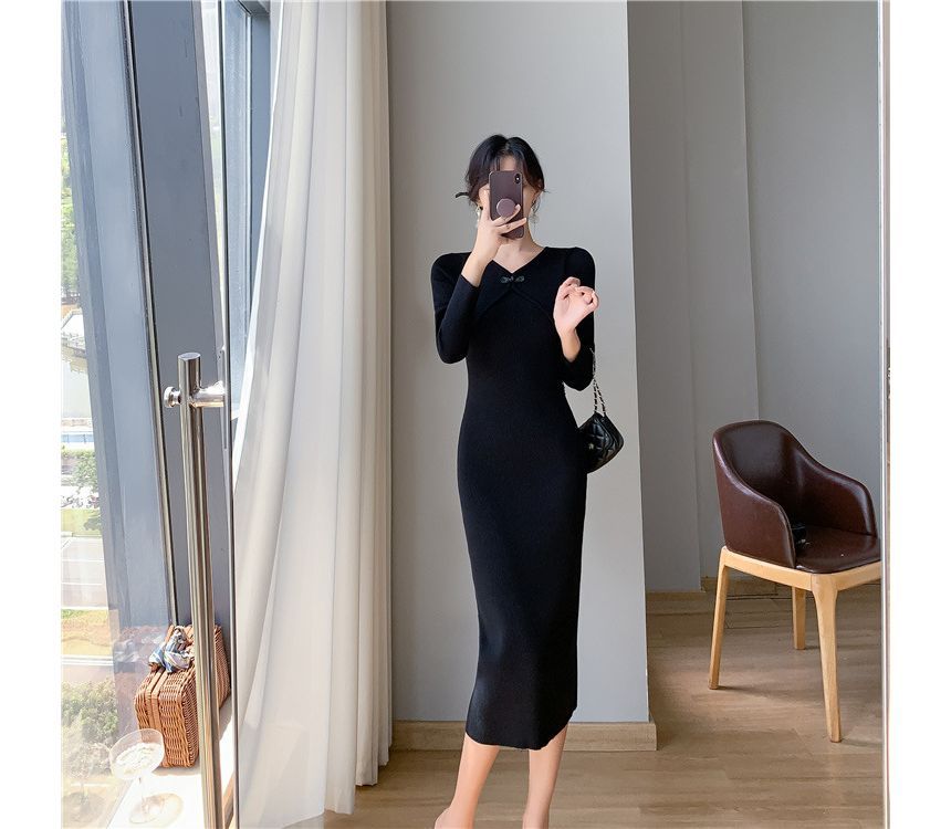 Hulkoplein - Mock Two-Piece Long-Sleeve Plain Frog Buttoned Midi Knit Dress