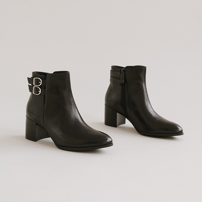 Bottines à boucles  en cuir noir