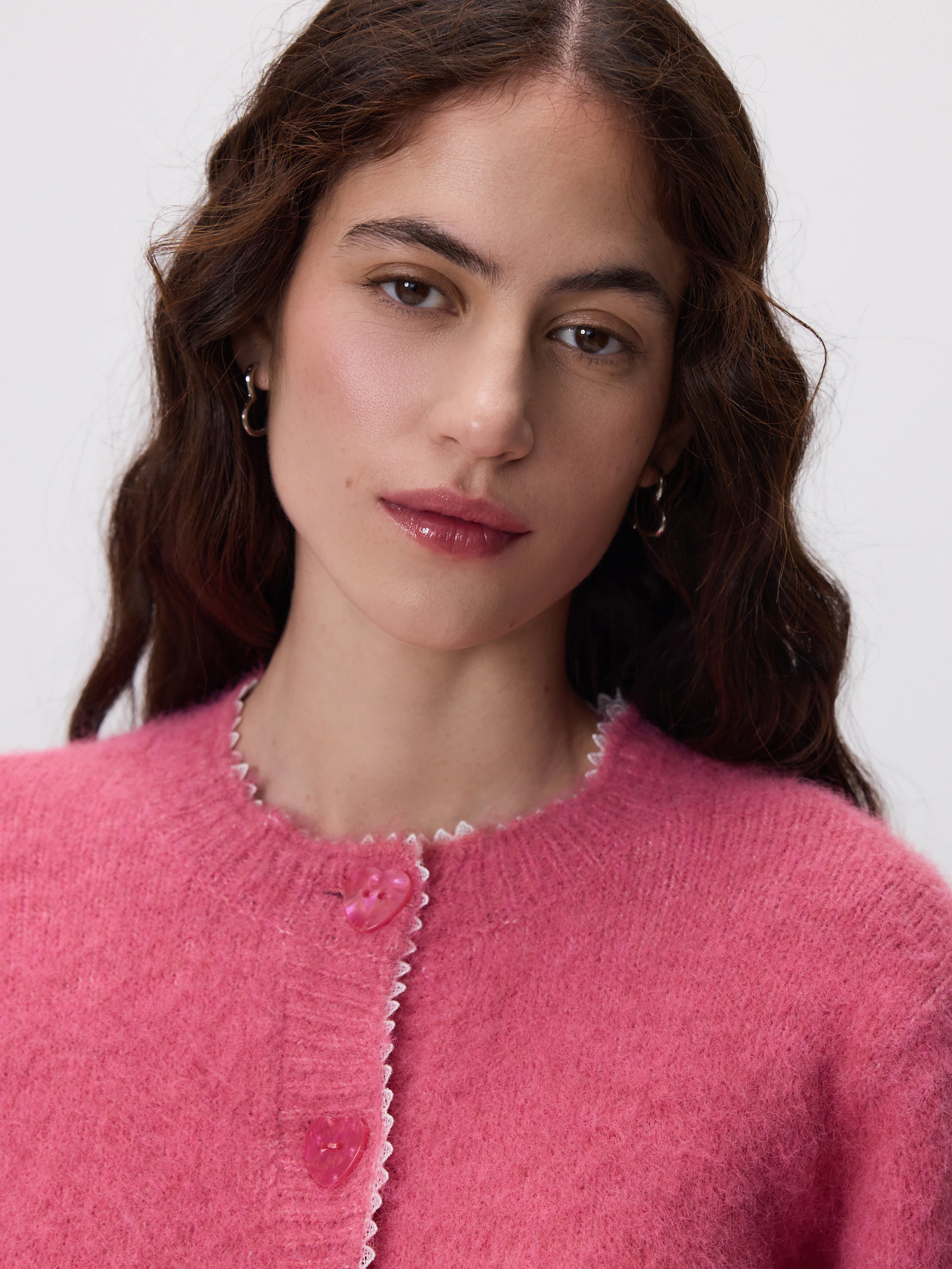 Strickjacke mit dekorativen Knöpfen