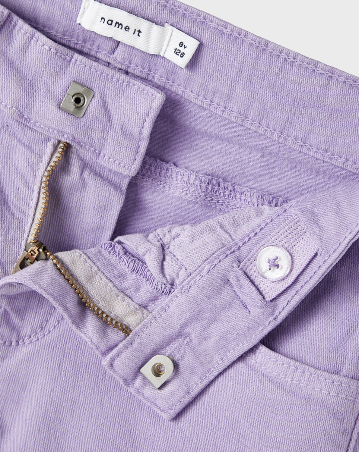 Shorts NKFROSE in sand verbena