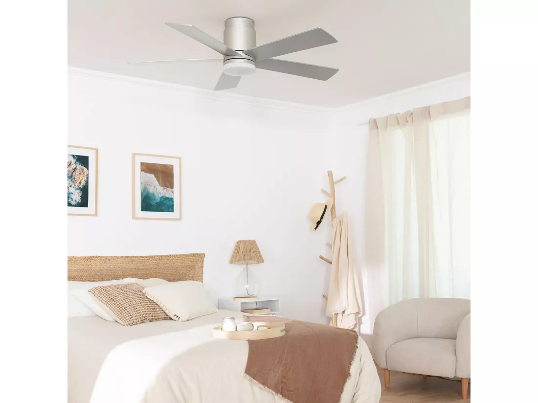 Ventilateur de Plafond Silencieux Flatiron 132 cm Moteur DC Argent Télécommande Avec lumière