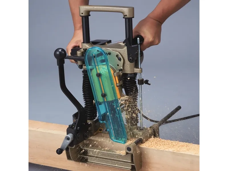 MAKITA Chain Mortiser 7104L 1.140W