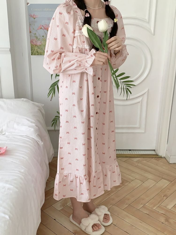 Tanee - Lange mouwen, vierkante hals, gestreepte strikprint, kanten pyjamablouse / rechte broek / pyjamajurk / set