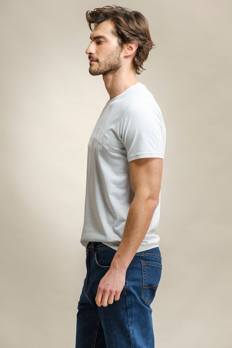 T-SHIRT COM APLICAÇÃO QUEBRAMAR