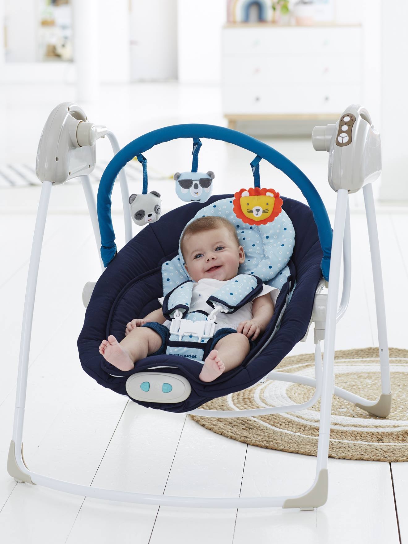 Cadeira de balanço Babyswing VERTBAUDET com arco de atividades, estampa cinza