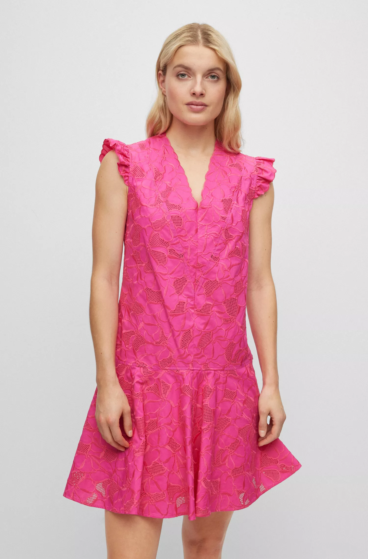 Vestido BOSS preto de algodão com renda e acabamento em vieira.