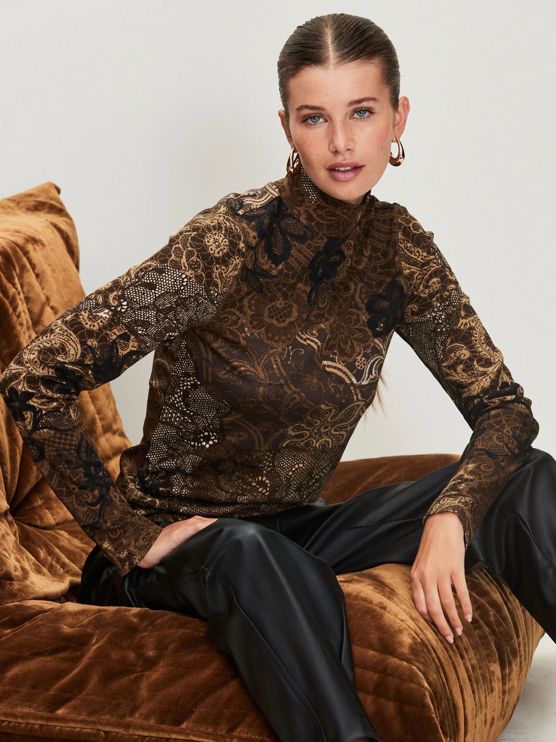 Bruin/zwart - Geribbeld hoogsluitend T-shirt met lange mouwen