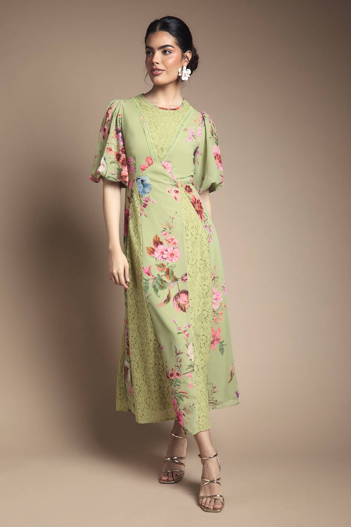 Oasis Robe Mi-Longue Ajustée et Évasée en Dentelle