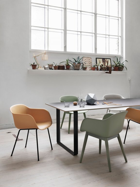 Muuto 70/70 tafel zwart 225 cm