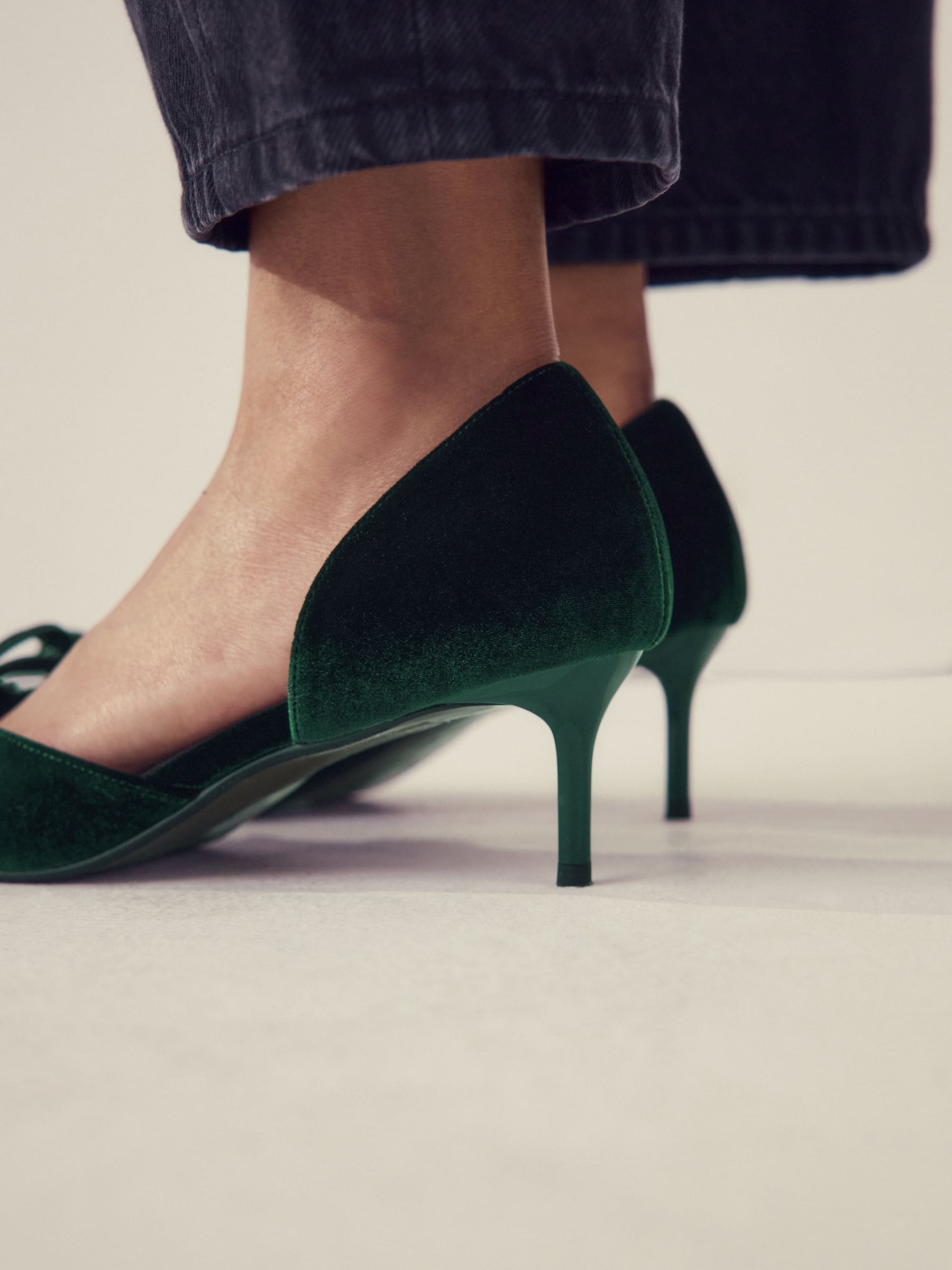 Groen fluweel - Forever Comfort® Velvet Bow Pointed Toe Two Part Heels