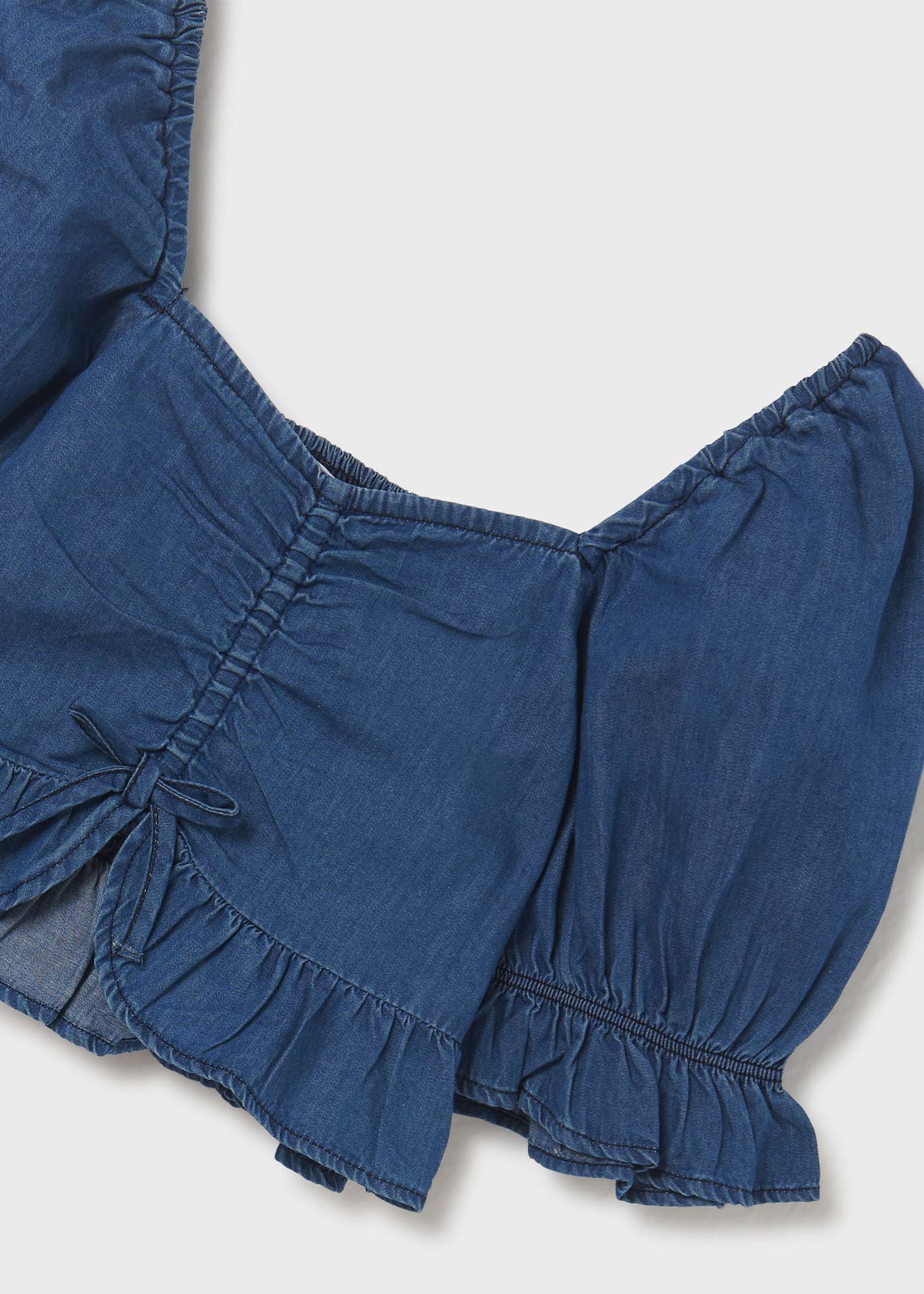 Blusa jeans com detalhes franzidos para meninas