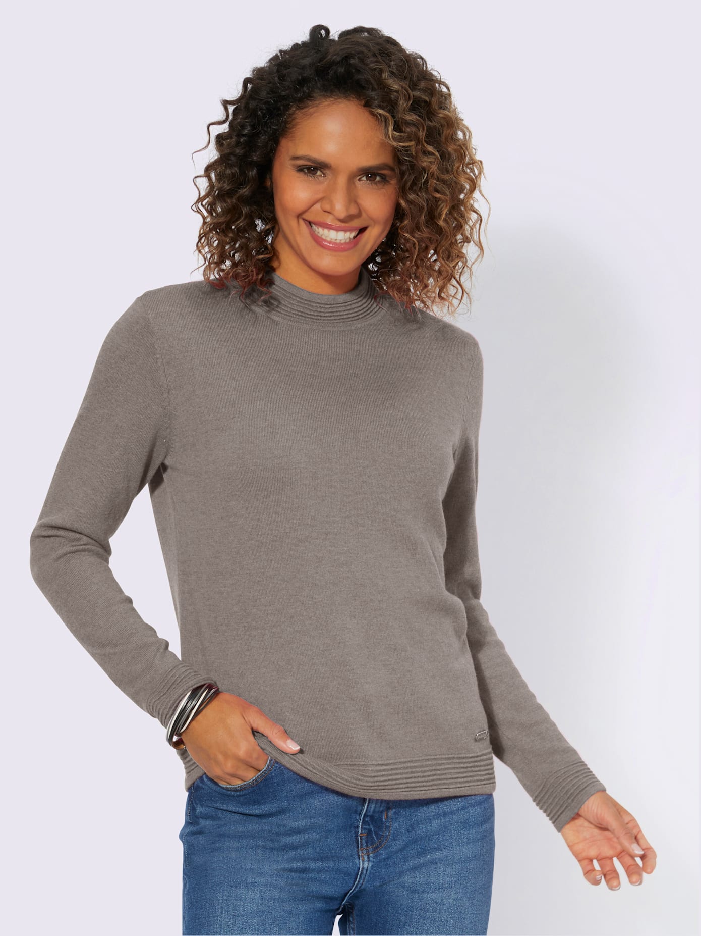 Pull col montant tricot fin élégant