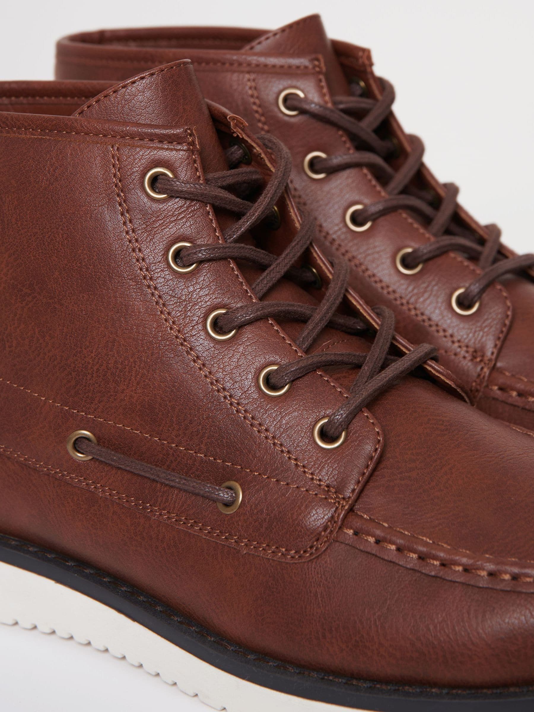 Threadbare Moccasin Boots