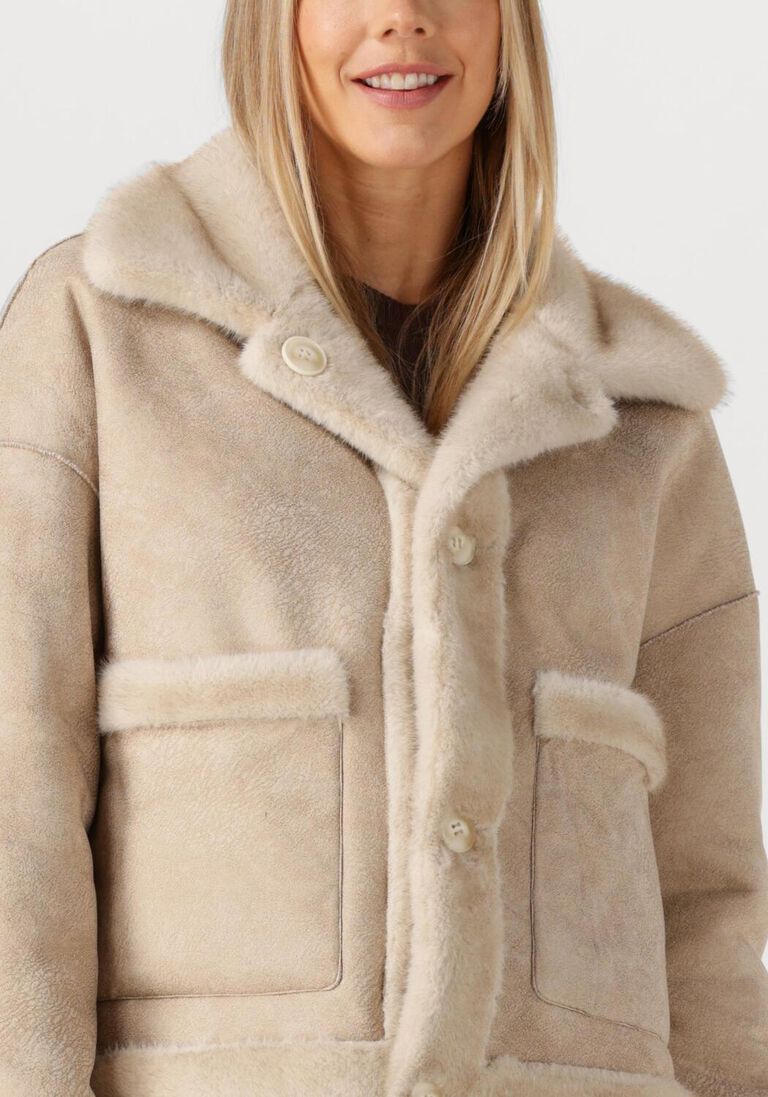 beige studio ar faux fur jas faje